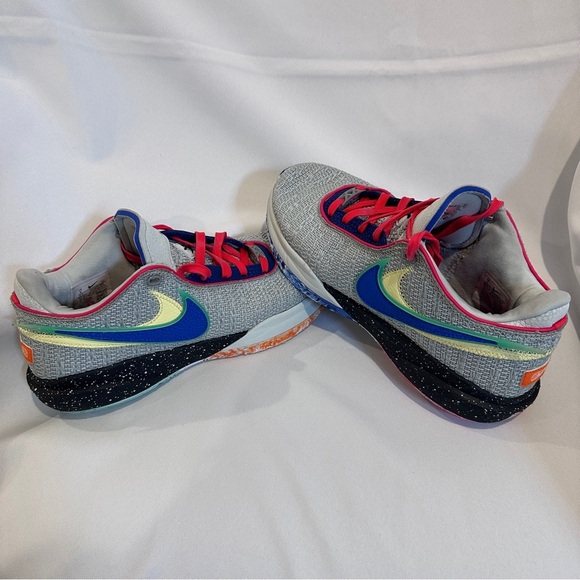 Nike LeBron 20 “NikeLifer”
Style code DJ5423-002 size 9 - Picture 2 of 9